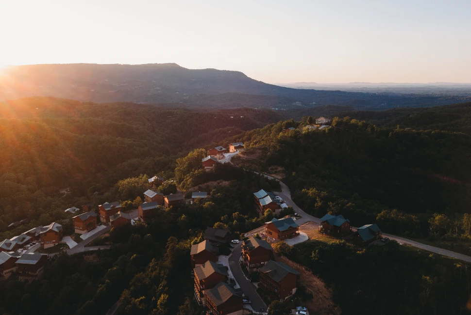 Exploring Pigeon Forge, TN: An Introduction to the Charming City and Its Weather
