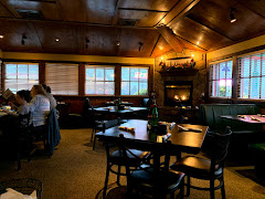 Restaurant near Pin Oak Parkway Inn